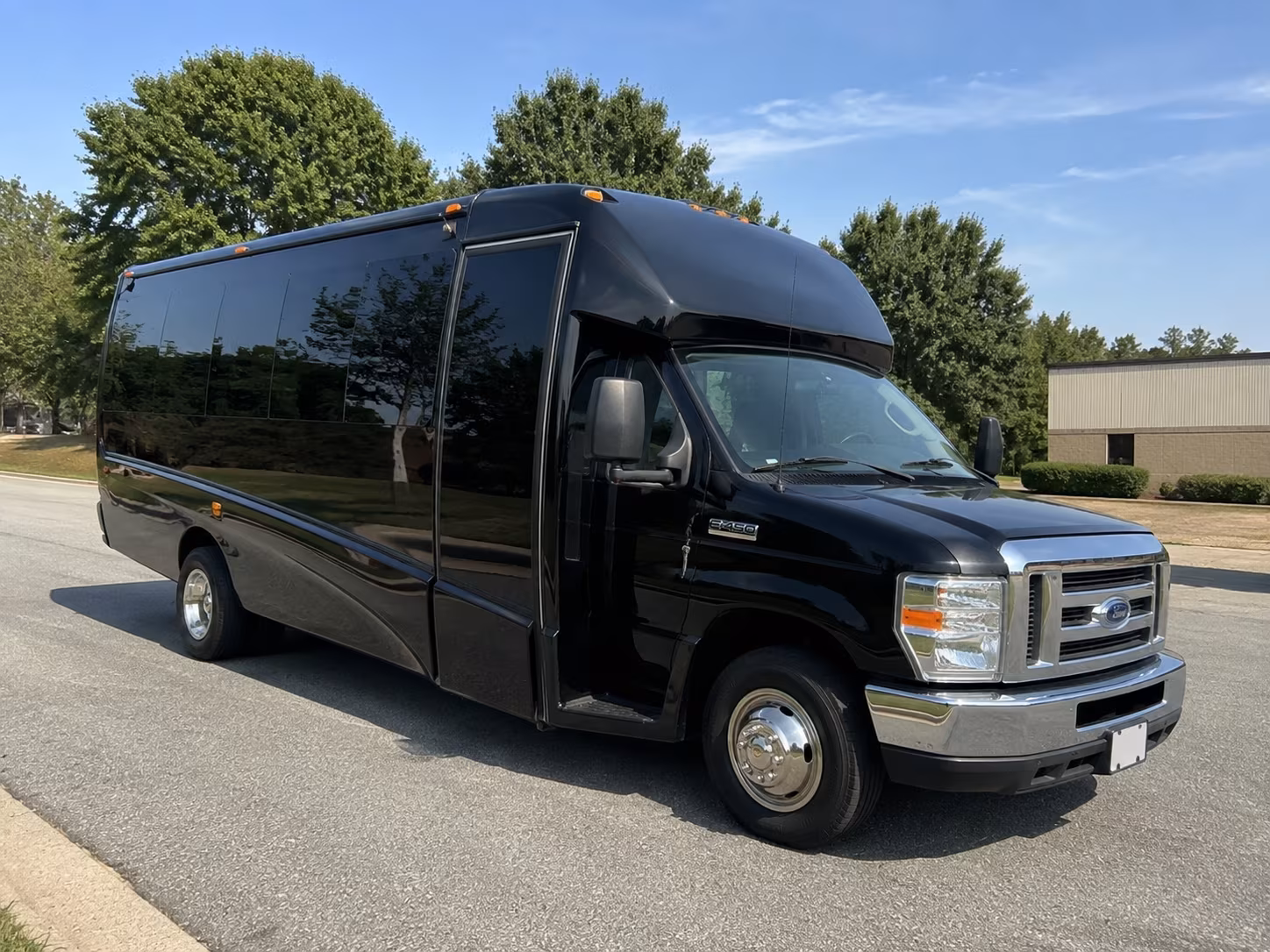 airport shuttle bus rentals to grand junction regional airport