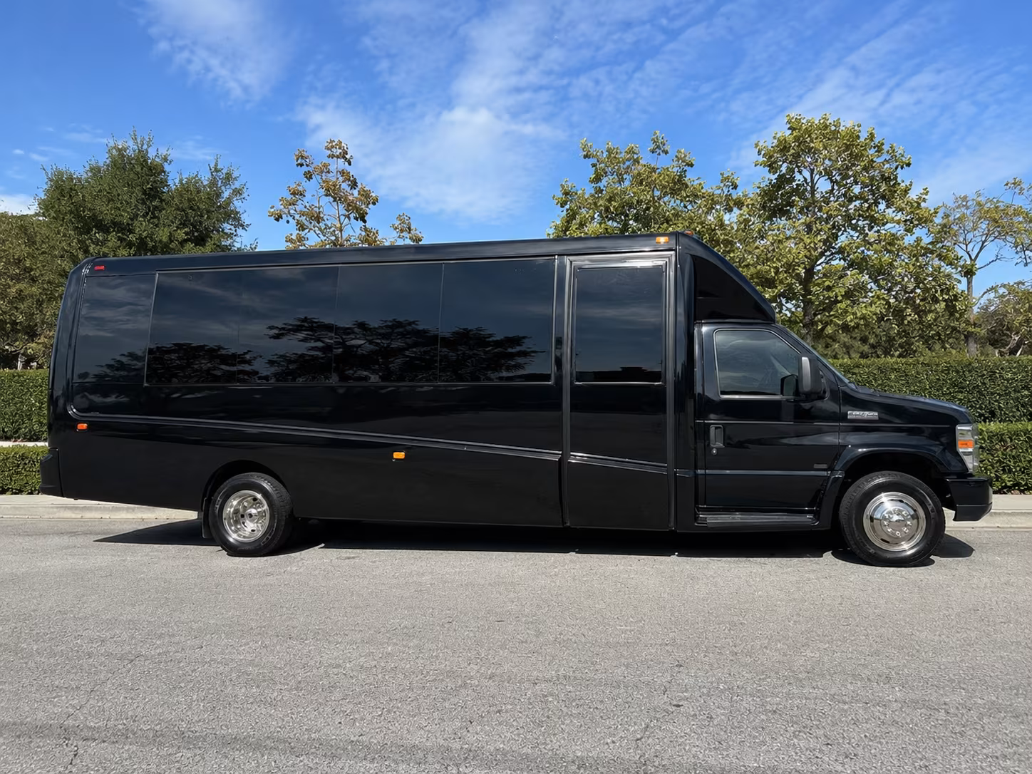charter a bus to country jam winefest and grand junction s biggest events