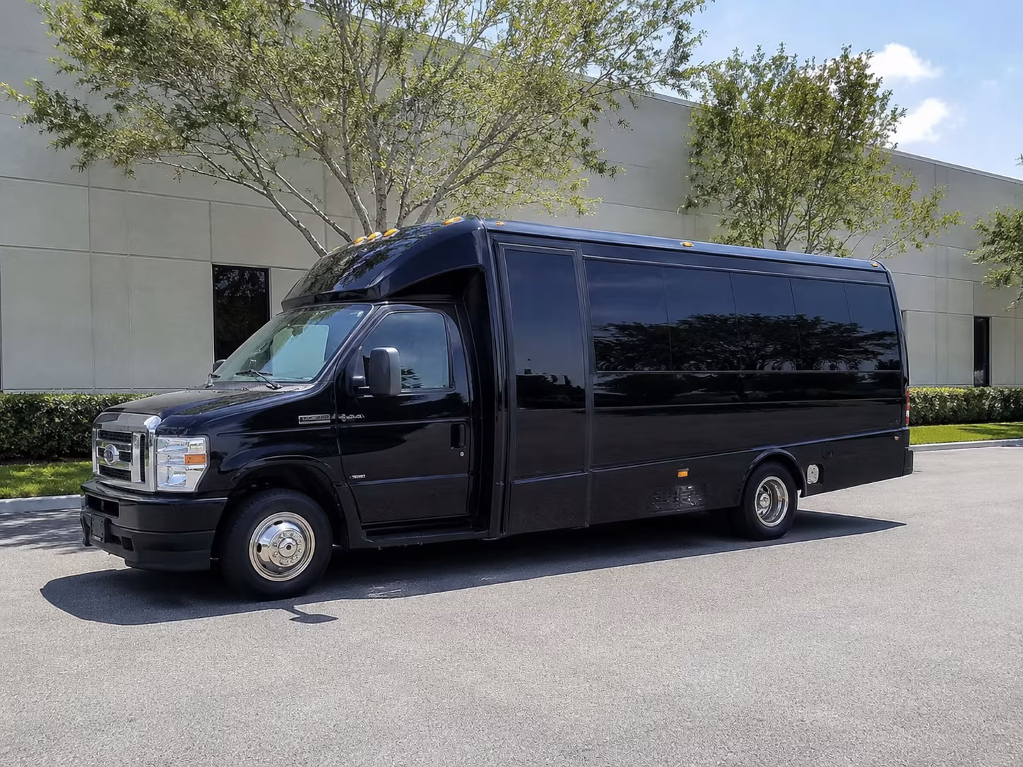 corporate and conference shuttles at two rivers convention center