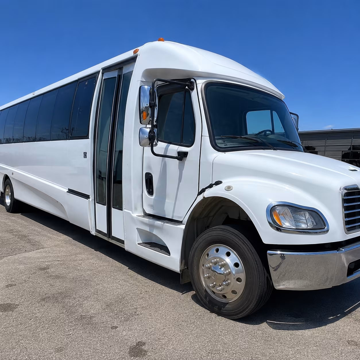 how the distance and duration of your trip affect charter bus rates