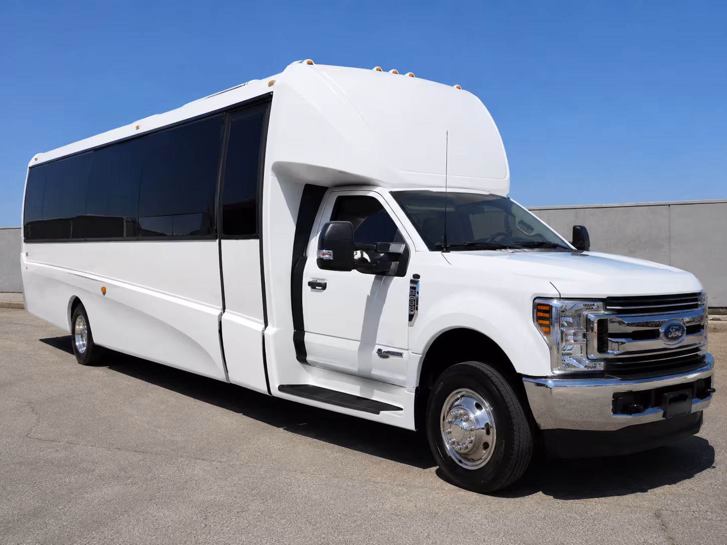 thornton private airport shuttles for thornton pickups and drop offs