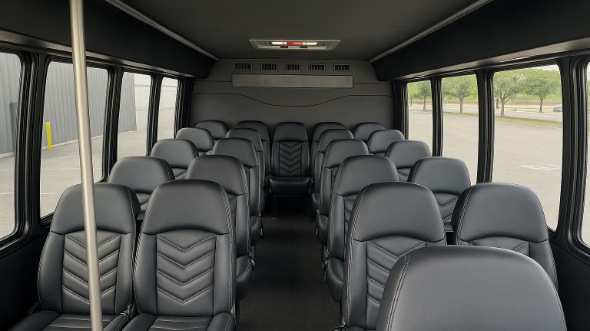 lakewood 28 passenger minibus